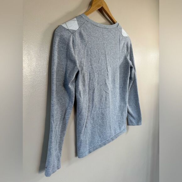 SALE! Gray Tommy Hilfiger Argyle V-Neck Sweater Size S EUC - Picture 5 of 6